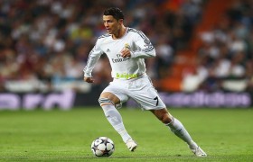 开云下载-欧洲足坛转会风云,AC米兰加入努涅斯争夺战 利物浦面临艰难抉择