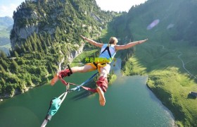 开云app-不声不响一石三鸟 截止日莫雷完成亡羊补牢