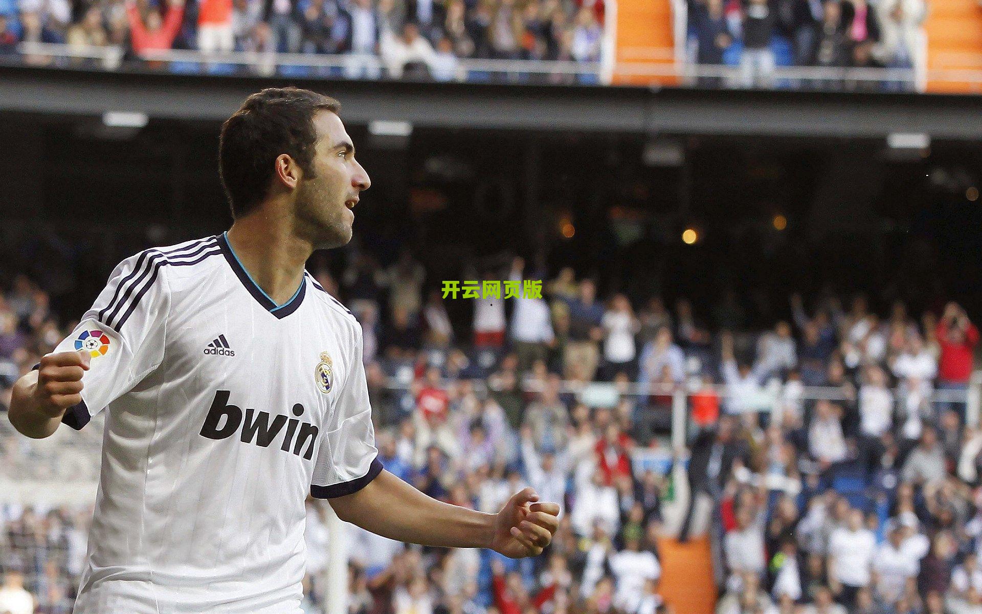 官方,前阿森纳球星雷耶斯正式加盟中甲天山雪豹,助力中国足球发展