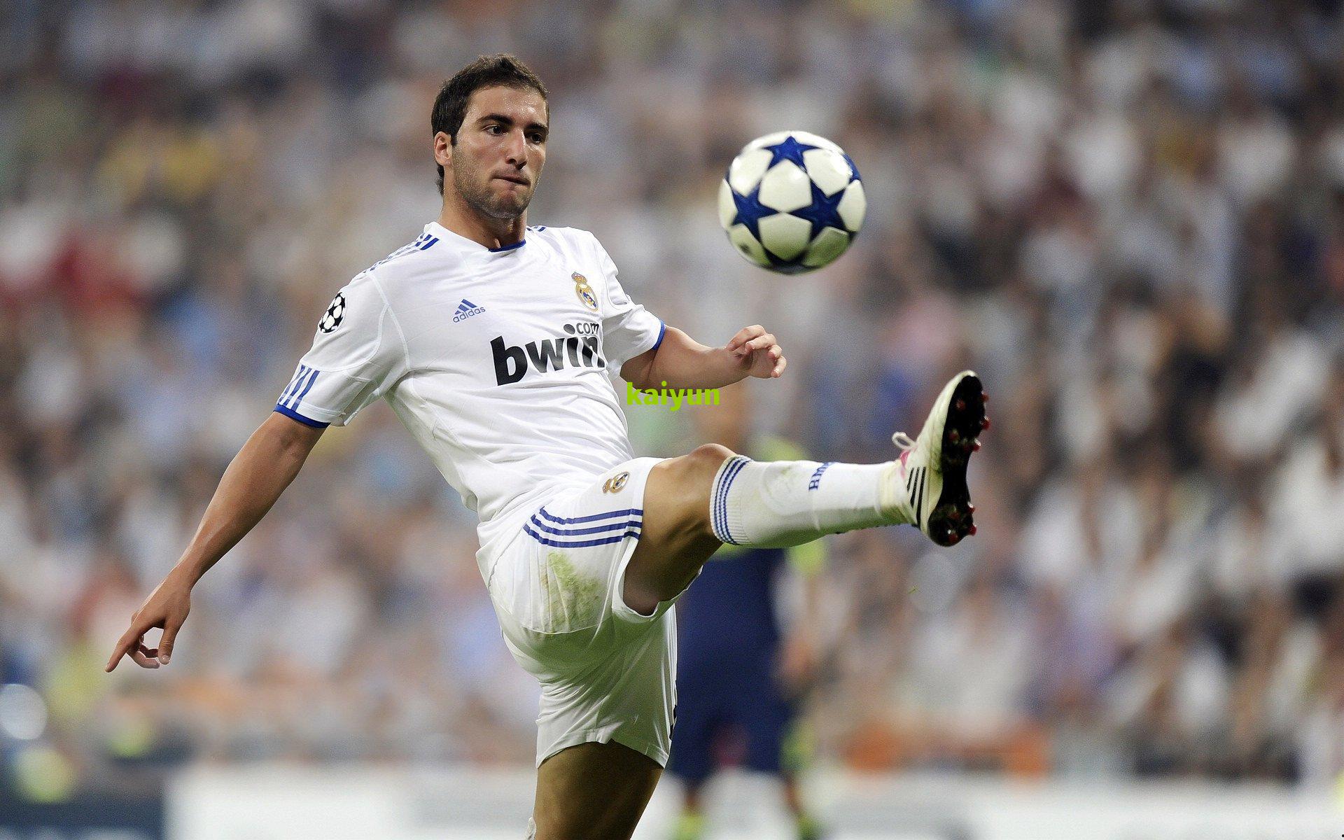 莱万与拜仁决裂背后，一场早有预谋的职业生涯转型